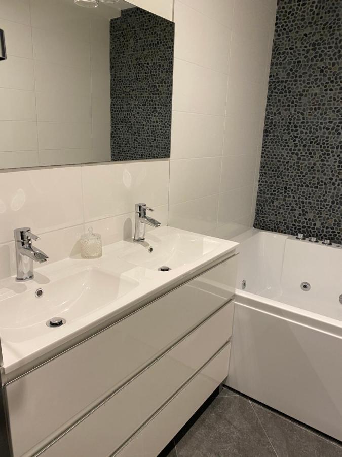 Le Gite De Lancelot Avec Balneo City Center Sens Kültér fotó